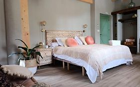 Cabaña madera en bosque y playa Bizkaia